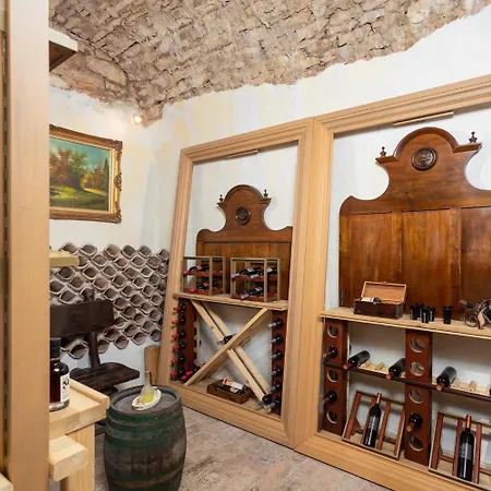 Di Vino Villa Orbanici
